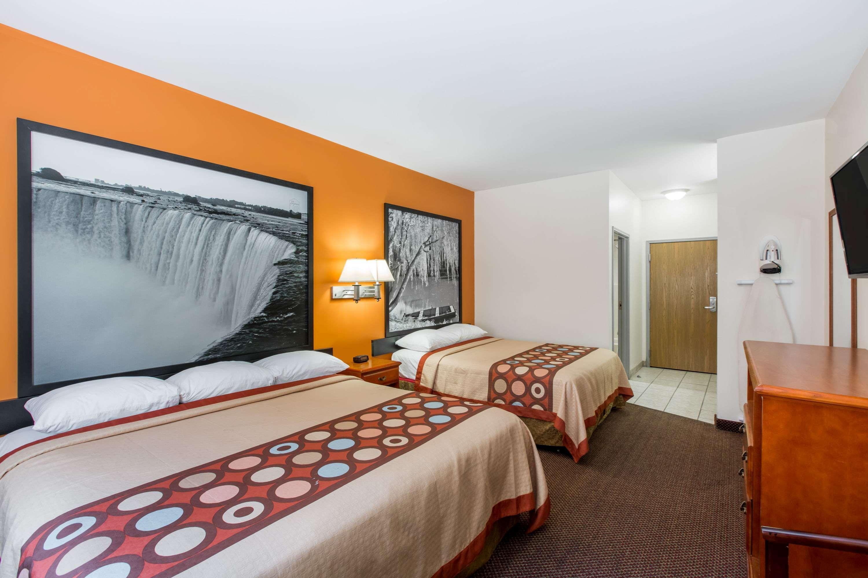 ซูเปอร์ 8 บาย วินด์แฮม ซาลินา Hotel ซาลีนา ภายนอก รูปภาพ