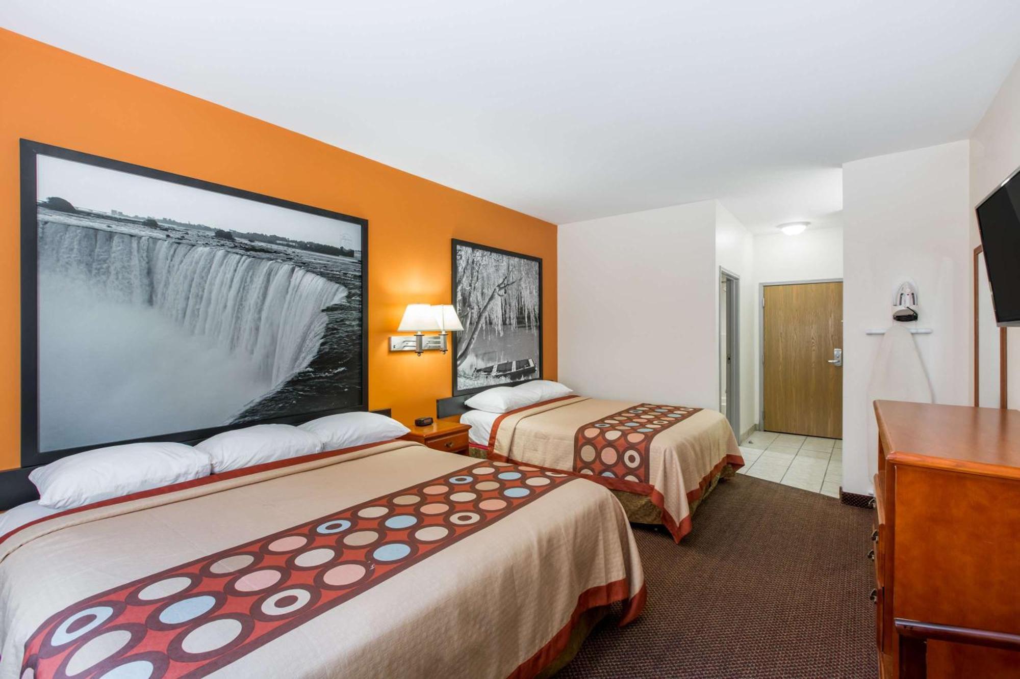 ซูเปอร์ 8 บาย วินด์แฮม ซาลินา Hotel ซาลีนา ภายนอก รูปภาพ